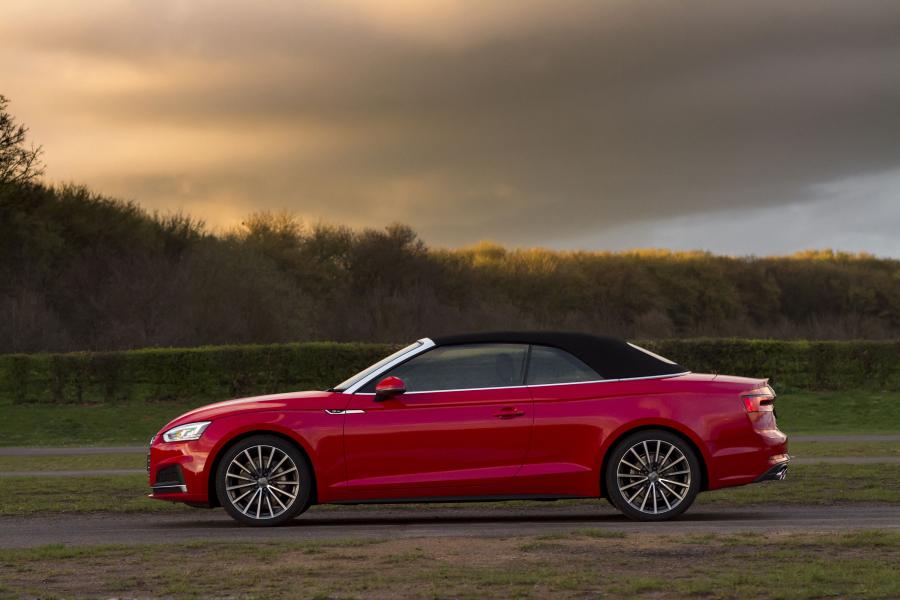  Audi A5 Cabriolet 2.0 TDI S-Line 2017 года  (UK) (фото 3 из 40)